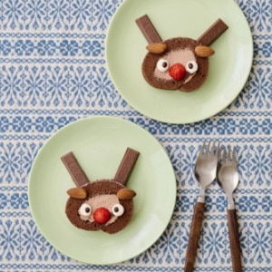 10分で簡単！“キットカット”でトナカイケーキ